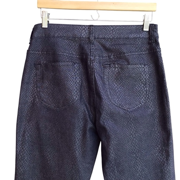 Chico’s Platinum Denim Snake Slim-Leg Jeans NEW - Picture 4 of 5